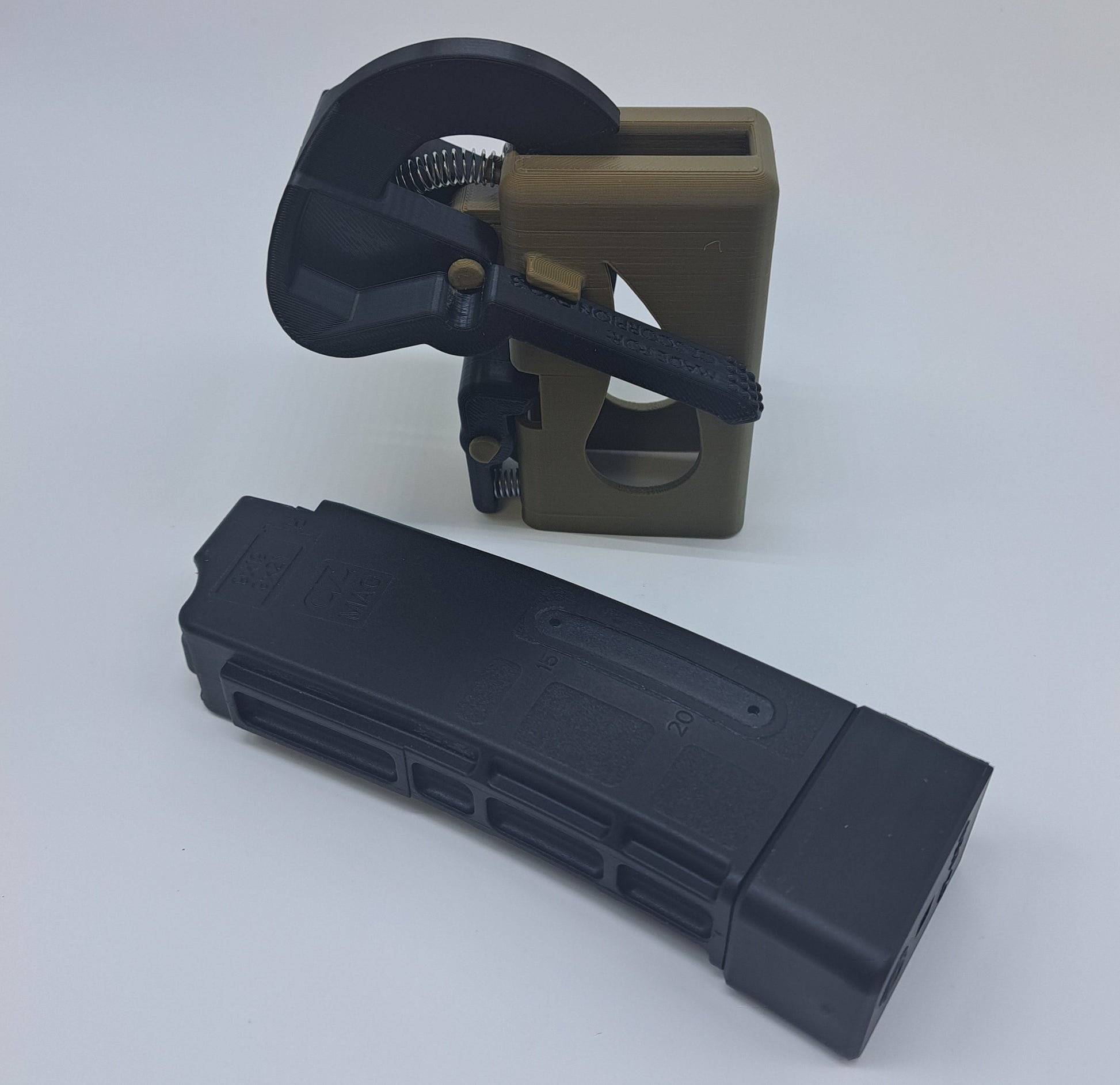 side image of a speed loader for cz scorpion EVO III